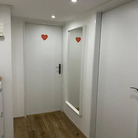 Entire Unit In The Center Of Appartamento Praga