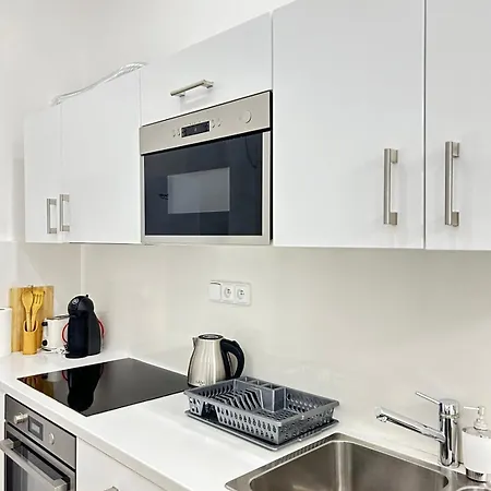 Entire Unit In The Center Of