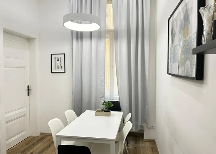 Entire Unit In The Center Of * Praha