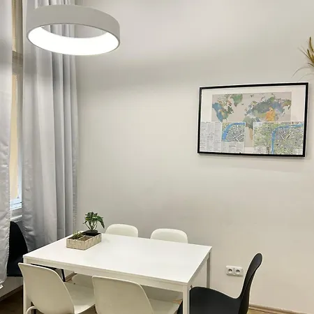 Apartmán Entire Unit In The Center Of