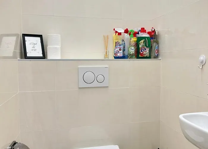 Entire Unit In The Center Of