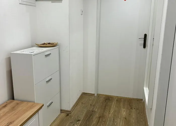 Entire Unit In The Center Of Апартаменты